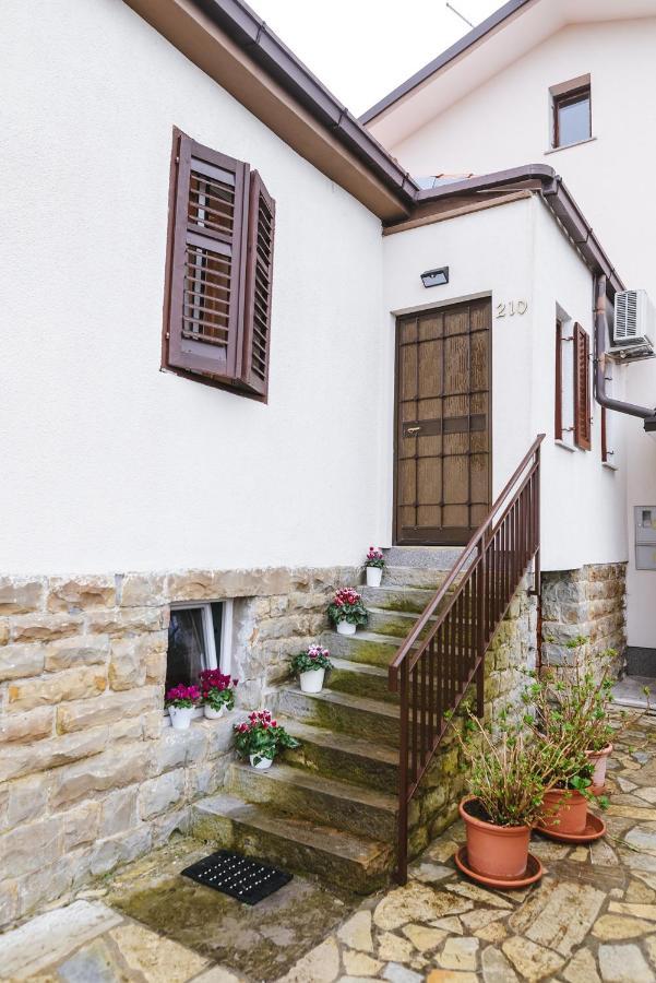 Apartma Nika Hrvatini Экстерьер фото