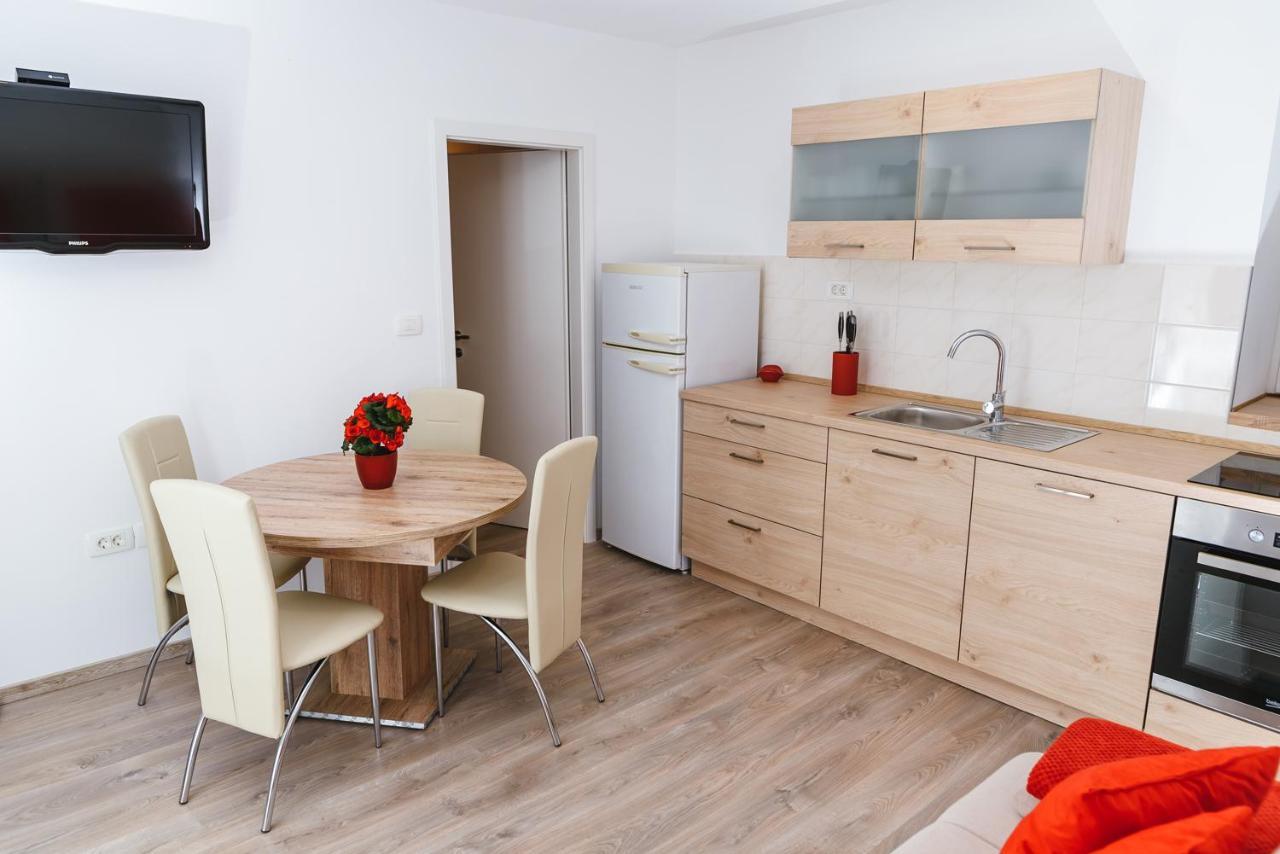 Apartma Nika Hrvatini Экстерьер фото